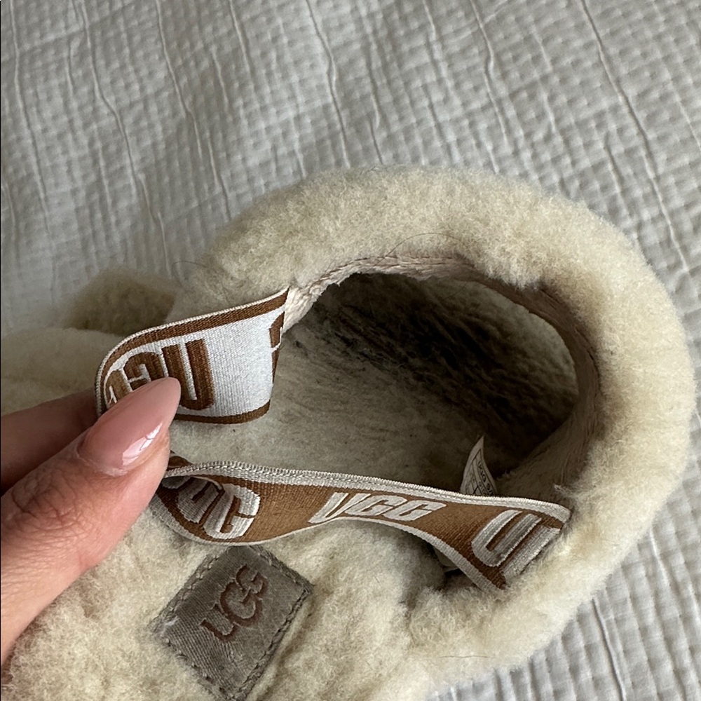 UGG Cream Fluffy Slide Sandals - Picture 5 of 5